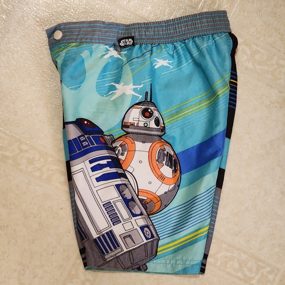 Disney Store Star Wars boys swim shorts Size 7/8 - Picture 9 of 10